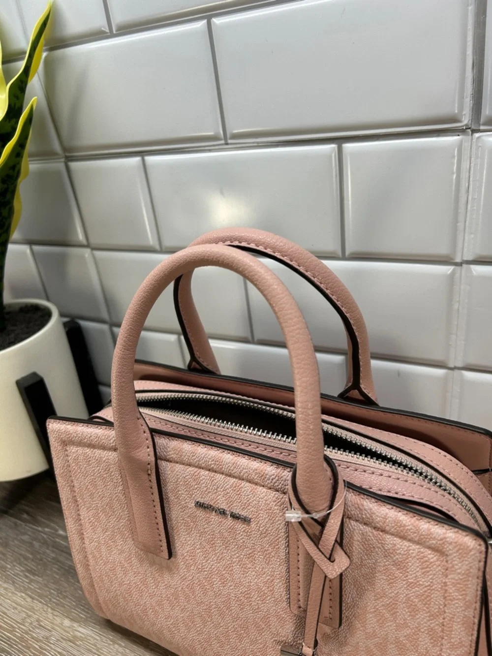 NWT MICHAEL KORS PINK SATCHEL - Picture 2 of 10